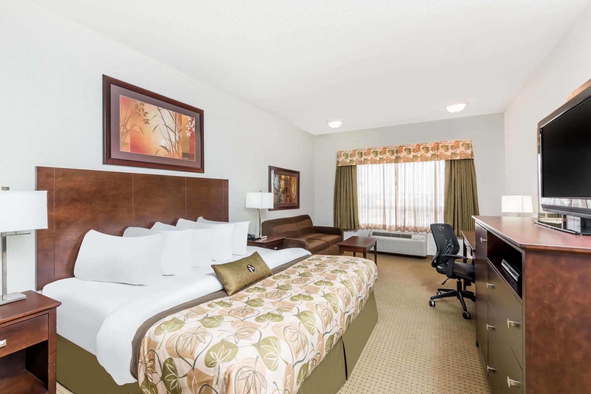 Ramada By Wyndham Olds Hotel Exterior photo